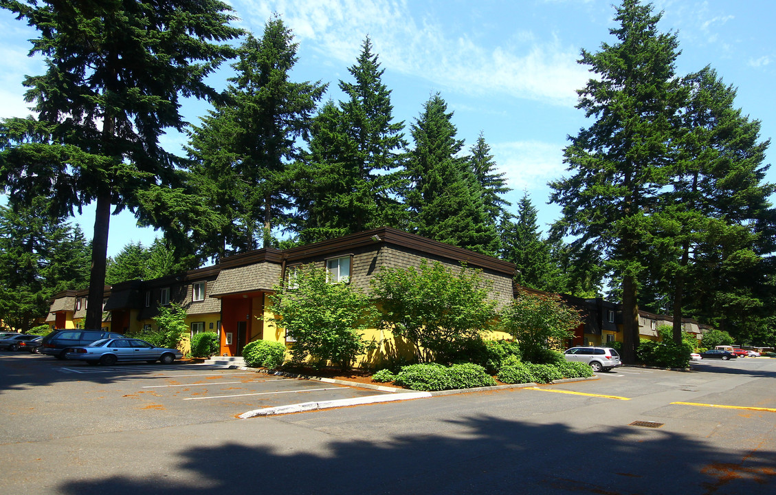 Woodside East in Bellevue, WA - Foto de edificio