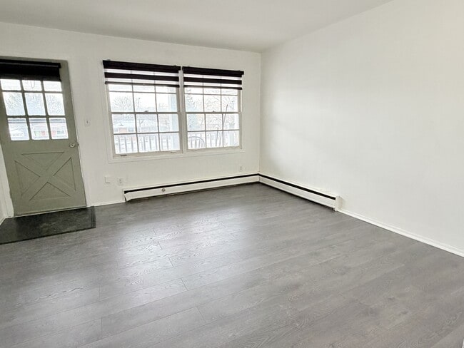 700 Indian Rd N in Sarnia, ON - Foto de edificio - Building Photo