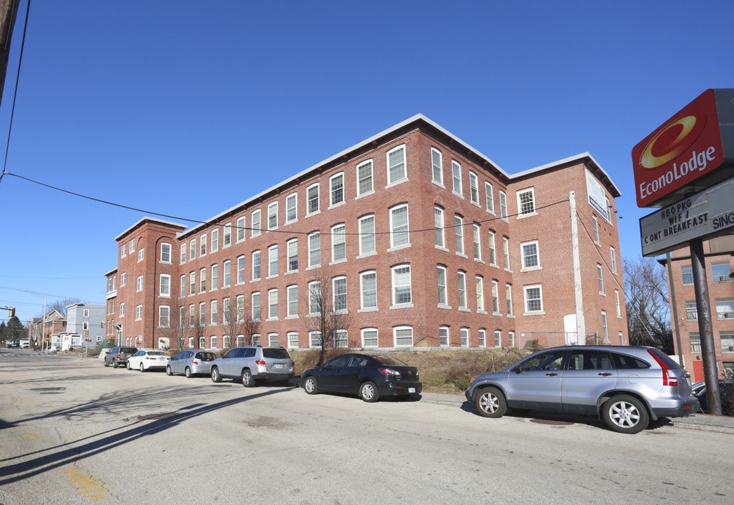 Family Mill in Manchester, NH - Building Photo