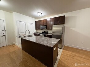 40 John F. Kennedy Blvd in Bayonne, NJ - Building Photo - Building Photo