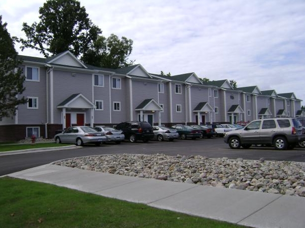 Polo Village Apartments in Mt. Pleasant, MI - Building Photo