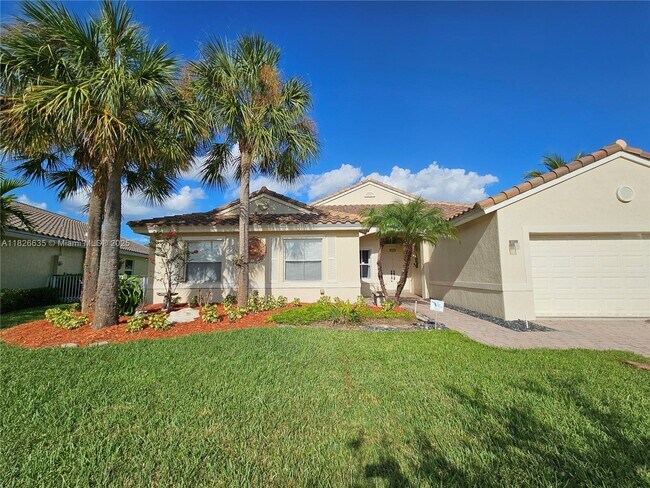 743 SW 190th Ave in Pembroke Pines, FL - Building Photo - Building Photo