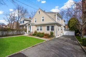 225 Larchmont Ave in Larchmont, NY - Building Photo - Building Photo
