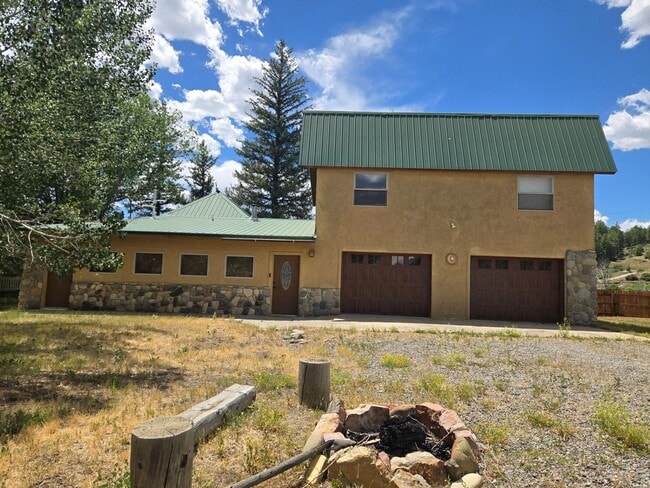 property at 218 N 5th St