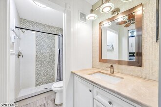 5767 Deauville Cir in Naples, FL - Building Photo - Building Photo