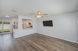 710 Legion DriveUnit P4 in Destin, FL - Building Photo - Building Photo