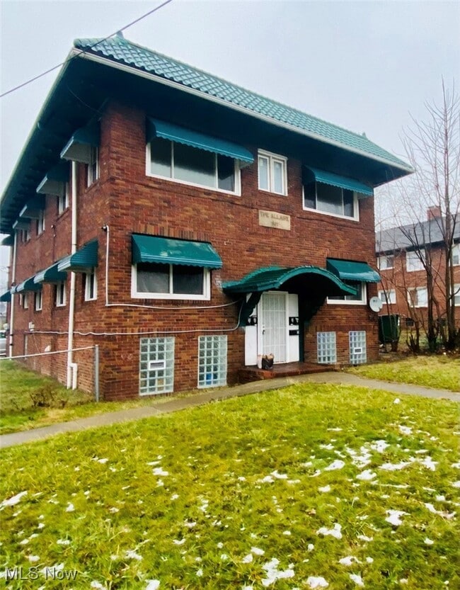 property at 884 Copley Rd