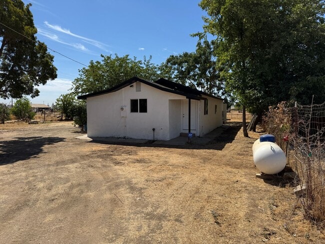 24336 Avenue 24 in Chowchilla, CA - Building Photo - Building Photo