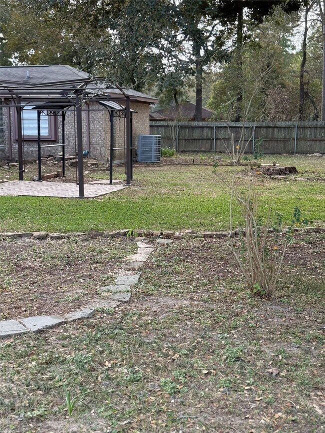 24930 Plantation Estates Ave in Porter, TX - Building Photo - Building Photo