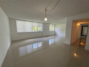 9143 SW 77th Ave in Miami, FL - Building Photo - Building Photo