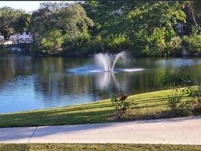 5961 N Falls Circle Dr, Unit 204 in Lauderhill, FL - Building Photo - Building Photo