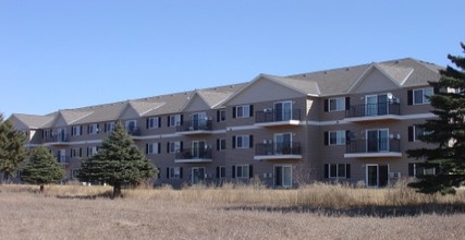 Evergreen II Apartments in Isanti, MN - Foto de edificio - Building Photo