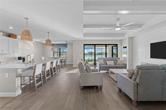 10575 Timber Creek Dr in Ft. Myers, FL - Building Photo - Building Photo