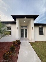 2807 40th St W in Lehigh Acres, FL - Building Photo
