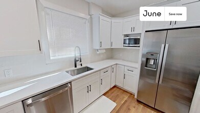 10 Walnut Park in Boston, MA - Building Photo - Building Photo