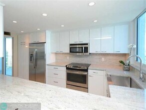 1360 S Ocean Blvd in Pompano Beach, FL - Building Photo - Building Photo