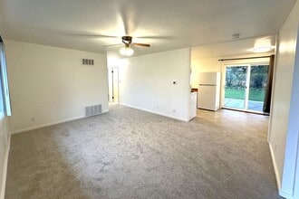 21904 41st Pl W in Mountlake Terrace, WA - Building Photo - Building Photo