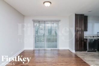 1332 Jamie Ln in Homewood, IL - Building Photo - Building Photo