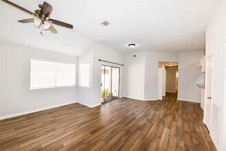 8558 Laurel Trails Dr in Houston, TX - Building Photo - Building Photo