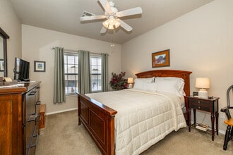 Quarters at Cambridge Apartments & Townhomes in Wichita, KS - Building Photo - Interior Photo