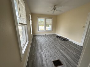 1870 Lakeview Dr in Sebring, FL - Foto de edificio - Building Photo