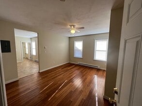 19 Whitcomb St, Unit 1L in Webster, MA - Building Photo - Building Photo