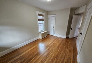 82 Walnut St in Brookline, MA - Building Photo - Building Photo