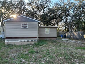 19114 Iverson Rd in Lutz, FL - Building Photo - Building Photo