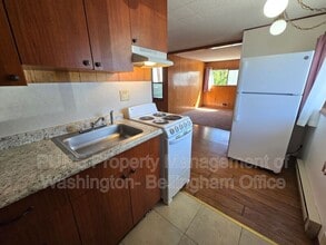 7394 Birch Bay Dr in Blaine, WA - Building Photo - Building Photo