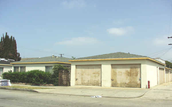 924 Termino Ave in Long Beach, CA - Building Photo - Building Photo