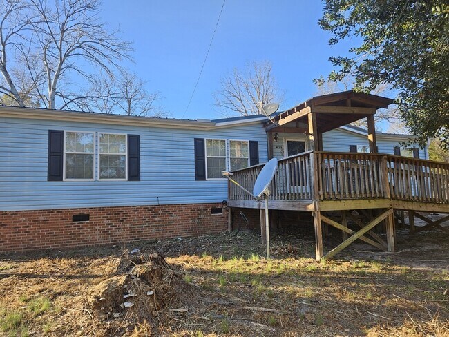 4058 Nursery Rd in Spring Lake, NC - Building Photo - Building Photo