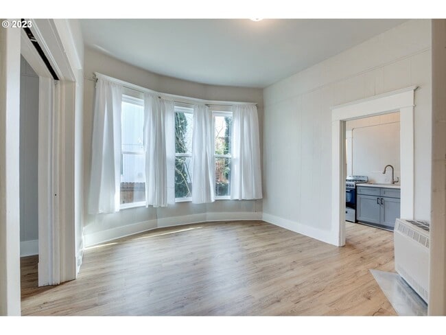 9426 N Edison St, Unit 1 in Portland, OR - Building Photo - Building Photo