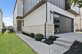 7507 Grand Linden Wy in Austin, TX - Building Photo - Building Photo