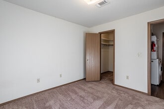 Rena Valley Apartments in Van Buren, AR - Building Photo - Interior Photo