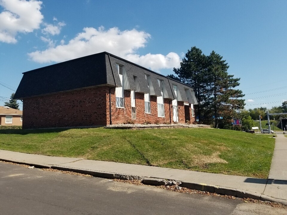 Mel Park Apartments in Melvindale, MI - Building Photo