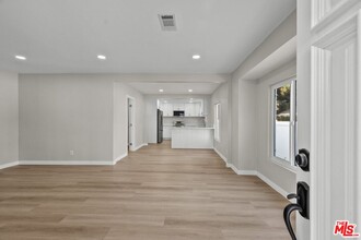 6157 Colfax Ave in Los Angeles, CA - Building Photo - Building Photo