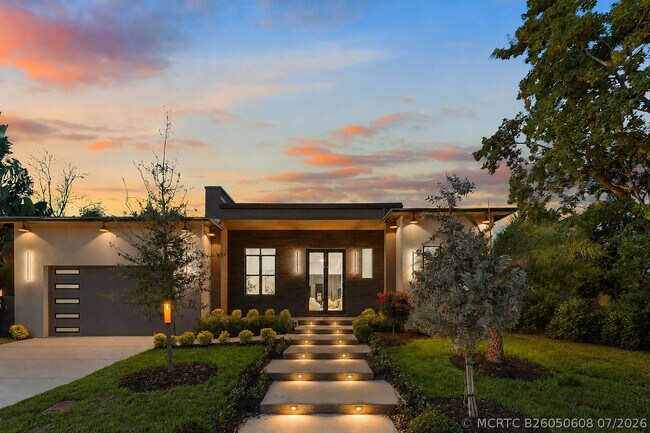property at 801 SE 6th Ct