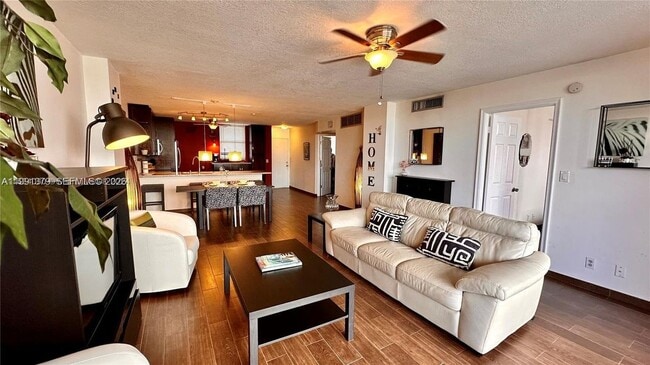 3703 NE 166th St in North Miami Beach, FL - Building Photo - Building Photo