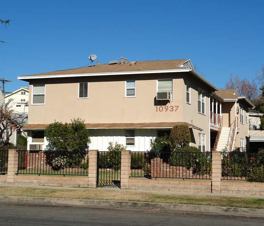 10937 Otsego St in North Hollywood, CA - Building Photo