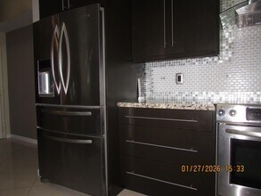 350 Crestwood Cir, Unit 302 in Royal Palm Beach, FL - Building Photo - Building Photo