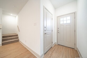 7624 Magnolia Village in San Antonio, TX - Building Photo - Building Photo