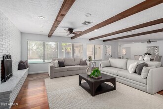 8520 E Turney Ave in Scottsdale, AZ - Building Photo - Building Photo