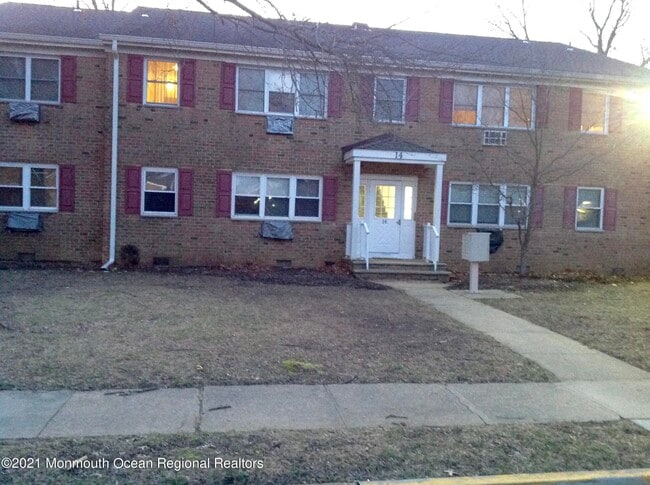 14 Windsor Terrace in Freehold, NJ - Building Photo - Building Photo