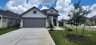 425 Mira Mesa Dr in Liberty Hill, TX - Building Photo