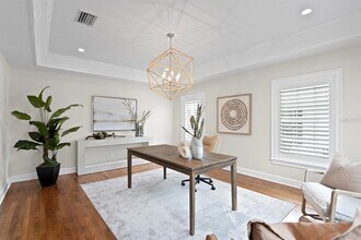 5004 W Leona St in Tampa, FL - Building Photo - Building Photo