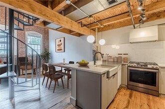 63 Mangum St SW in Atlanta, GA - Foto de edificio - Building Photo