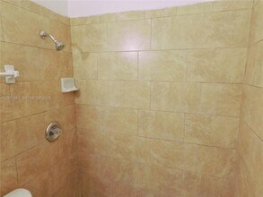 1120 NW 64th St in Miami, FL - Building Photo - Building Photo