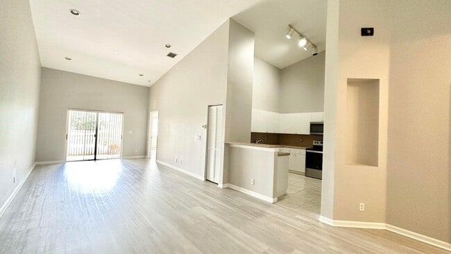 9916 Galleon Dr in Royal Palm Beach, FL - Building Photo - Building Photo