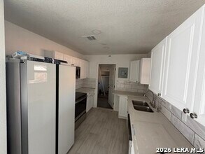 229 E Langley Blvd in Universal City, TX - Building Photo - Building Photo