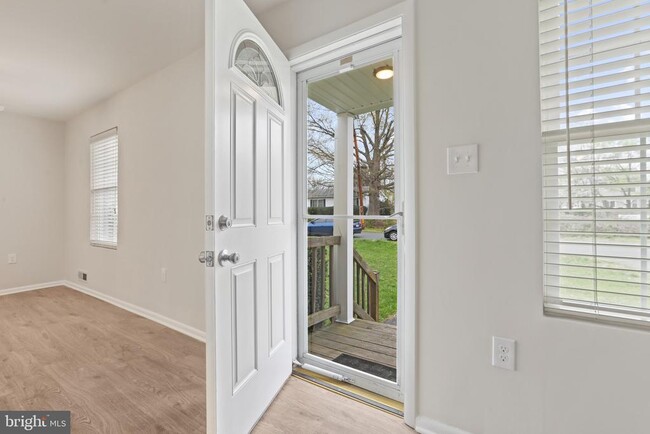 1407 Disney Rd in Severn, MD - Foto de edificio - Building Photo
